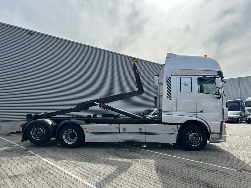 DAF XF 440 FAN SSC / Hiab Hook 21 Ton / 557 dkm / 9 Ton Front Axle - Hook lift, Truk derek: gambar 2 DAF XF 440 FAN SSC / Hiab Hook 21 Ton / 557 dkm / 9 Ton Front Axle - Hook lift, Truk derek: gambar 2