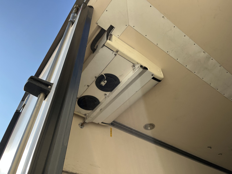 Krone Cool Liner / Carrier Vector 1850 mt / Frigo Box / Loadlift / NL Trailer - Semi-trailer berpendingin: gambar 4 Krone Cool Liner / Carrier Vector 1850 mt / Frigo Box / Loadlift / NL Trailer - Semi-trailer berpendingin: gambar 4