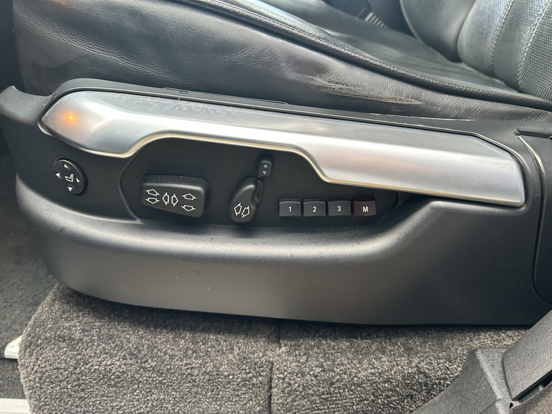 Leasing Land Rover Range Rover Vogue TD V8 / 2 Seats / Leder / APK TUV 05-26 Land Rover Range Rover Vogue TD V8 / 2 Seats / Leder / APK TUV 05-26: gambar 11