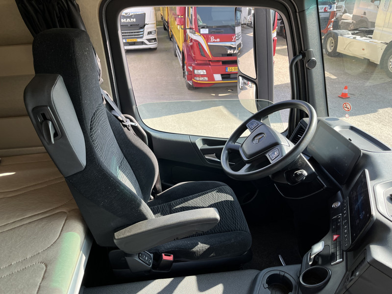 Mercedes-Benz Actros 2124 / 2023 / 18 Ton / Box / Laadklep - Truk box: gambar 3 Mercedes-Benz Actros 2124 / 2023 / 18 Ton / Box / Laadklep - Truk box: gambar 3