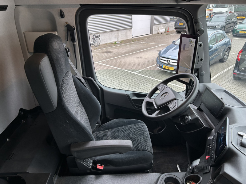 Mercedes-Benz Actros 2124 / Carrier Koeler -30 gr / Cheraeu / Laadklep / APK 01-26 - Truk berpendingin: gambar 3 Mercedes-Benz Actros 2124 / Carrier Koeler -30 gr / Cheraeu / Laadklep / APK 01-26 - Truk berpendingin: gambar 3