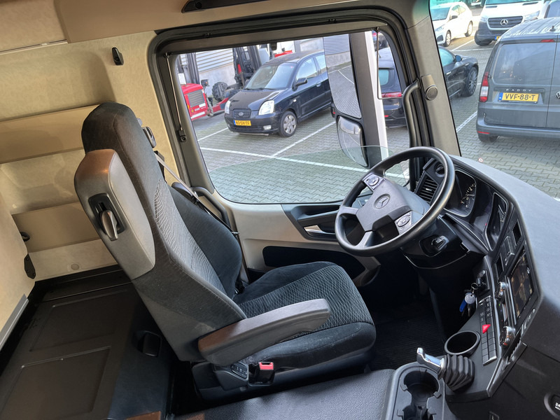 Mercedes-Benz Actros 2124 StreamSpace / 410 dkm / Box 7.5 mtr / Laadklep / APK 08-25 - Truk box: gambar 3 Mercedes-Benz Actros 2124 StreamSpace / 410 dkm / Box 7.5 mtr / Laadklep / APK 08-25 - Truk box: gambar 3