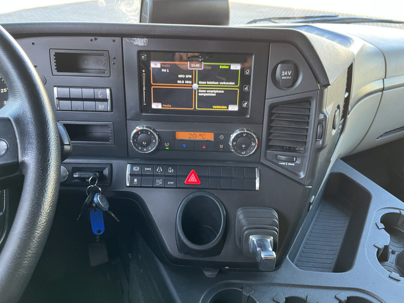 Mercedes-Benz Actros 2124 StreamSpace / 410 dkm / Box 7.5 mtr / Laadklep / APK 08-25 - Truk box: gambar 5 Mercedes-Benz Actros 2124 StreamSpace / 410 dkm / Box 7.5 mtr / Laadklep / APK 08-25 - Truk box: gambar 5