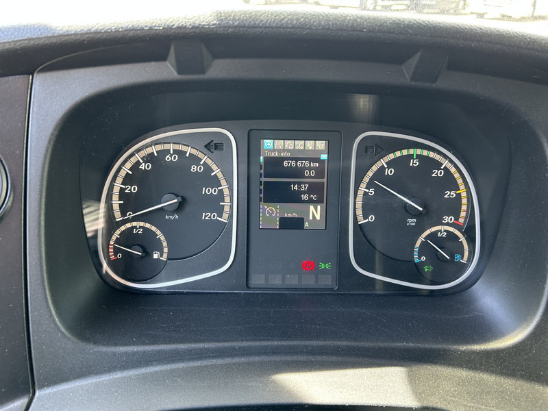 Mercedes-Benz Atego 818 / 8 Ton / 676 dkm / Box / Laadklep / APK TUV 03-26 - Truk box: gambar 4 Mercedes-Benz Atego 818 / 8 Ton / 676 dkm / Box / Laadklep / APK TUV 03-26 - Truk box: gambar 4