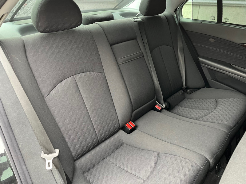 Mercedes-Benz E-Klasse / Limousine / 240 Avantgarde / 4-Matic / 8-pers / APK/TUV 09-2026 / - Mobil sedan: gambar 4 Mercedes-Benz E-Klasse / Limousine / 240 Avantgarde / 4-Matic / 8-pers / APK/TUV 09-2026 / - Mobil sedan: gambar 4