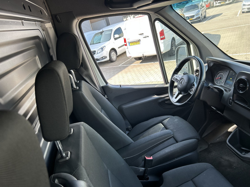 Mercedes-Benz Sprinter 314 2.2 CDI / L4 H2 / Loadlift 650 kg / Navi / APK TUV 01-26 - Van panel: gambar 4 Mercedes-Benz Sprinter 314 2.2 CDI / L4 H2 / Loadlift 650 kg / Navi / APK TUV 01-26 - Van panel: gambar 4