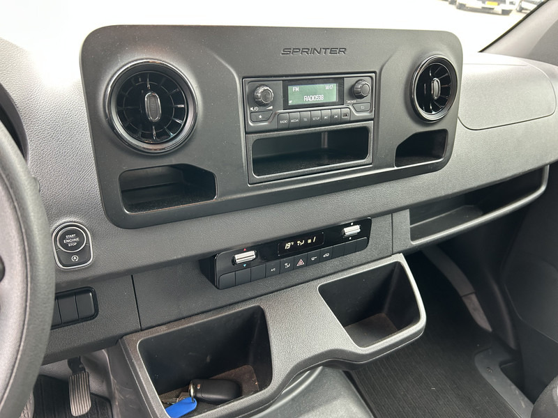 Mercedes-Benz Sprinter 515 1.9 CDI / 126 dkm / Box 4.4 mtr / Laadklep / APK 07-26 - Van box: gambar 5 Mercedes-Benz Sprinter 515 1.9 CDI / 126 dkm / Box 4.4 mtr / Laadklep / APK 07-26 - Van box: gambar 5