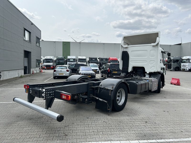 Renault D Wide 380 / Chassis - Cabine 6.5 mtr / 549 dkm / Full Air / NL Truck - Truk sasis: gambar 2 Renault D Wide 380 / Chassis - Cabine 6.5 mtr / 549 dkm / Full Air / NL Truck - Truk sasis: gambar 2