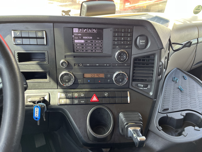 Mercedes-Benz Actros 1842 Streamspace / 871 dkm / 2 Tanks / NL Truck - Tractor head: gambar 5 Mercedes-Benz Actros 1842 Streamspace / 871 dkm / 2 Tanks / NL Truck - Tractor head: gambar 5