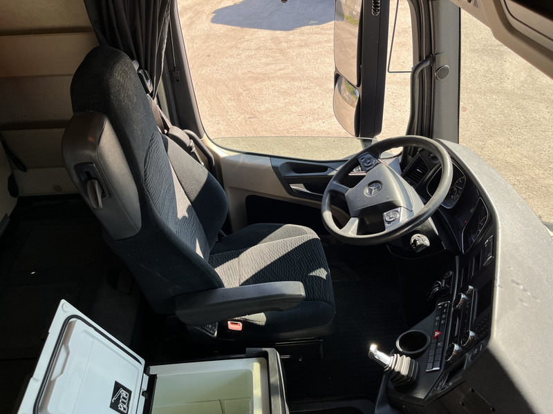 Mercedes-Benz Actros 1842 Streamspace / 873 dkm / 2 Tanks / NL Truck - Tractor head: gambar 3 Mercedes-Benz Actros 1842 Streamspace / 873 dkm / 2 Tanks / NL Truck - Tractor head: gambar 3