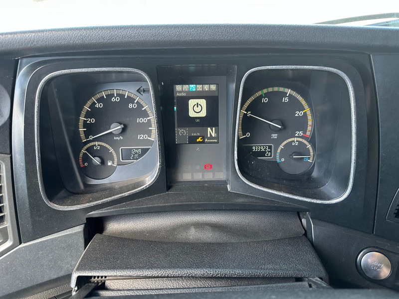 Mercedes-Benz Actros 1842 Streamspace / 933 dkm / 2 Tanks / NL Truck - Tractor head: gambar 4 Mercedes-Benz Actros 1842 Streamspace / 933 dkm / 2 Tanks / NL Truck - Tractor head: gambar 4