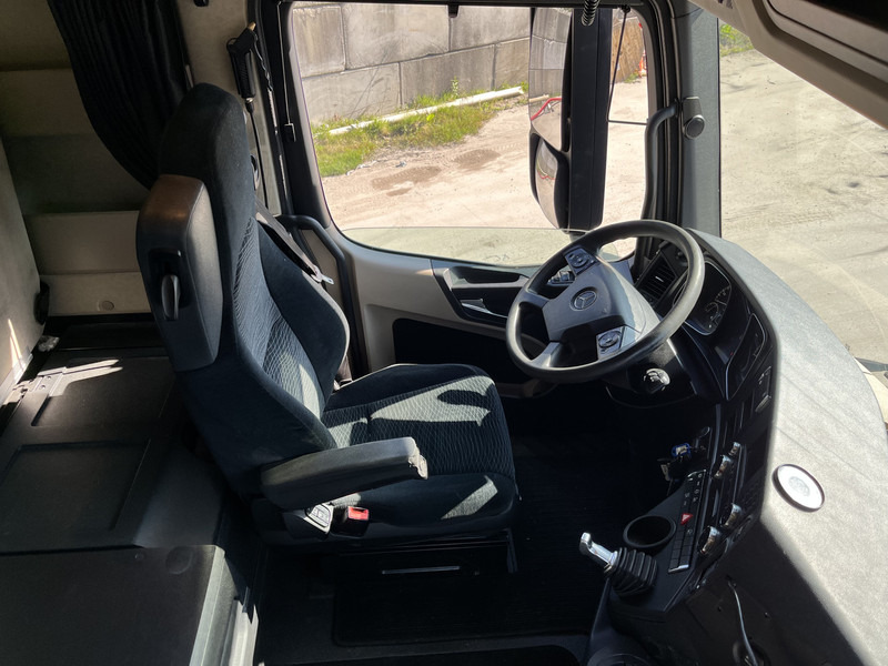 Mercedes-Benz Actros 1842 Streamspace / 933 dkm / 2 Tanks / NL Truck - Tractor head: gambar 3 Mercedes-Benz Actros 1842 Streamspace / 933 dkm / 2 Tanks / NL Truck - Tractor head: gambar 3