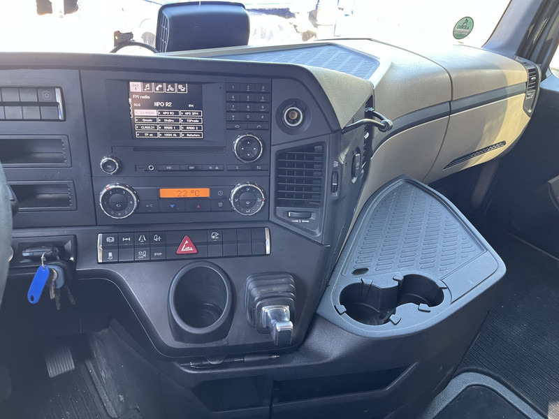 Mercedes-Benz Actros 1842 Streamspace / 945 dkm / 2 Tanks / NL Truck - Tractor head: gambar 5 Mercedes-Benz Actros 1842 Streamspace / 945 dkm / 2 Tanks / NL Truck - Tractor head: gambar 5