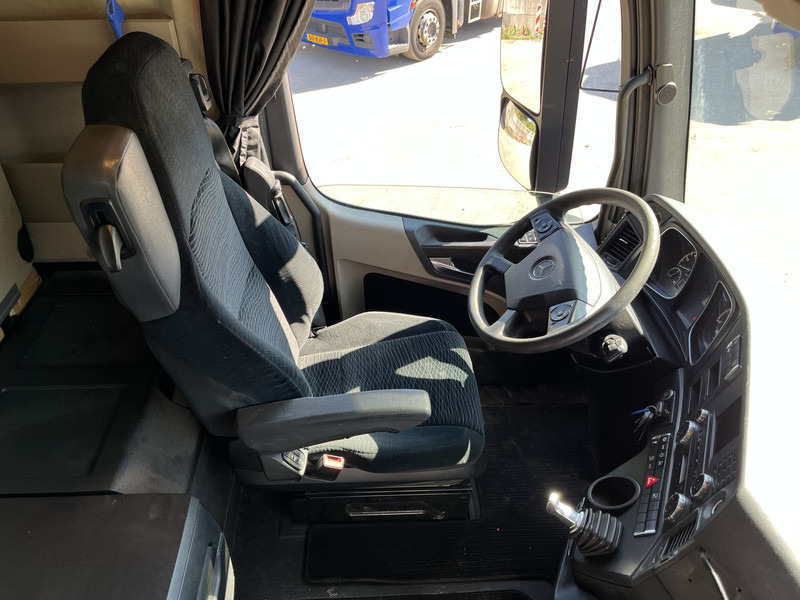 Mercedes-Benz Actros 1842 Streamspace / 945 dkm / 2 Tanks / NL Truck - Tractor head: gambar 3 Mercedes-Benz Actros 1842 Streamspace / 945 dkm / 2 Tanks / NL Truck - Tractor head: gambar 3