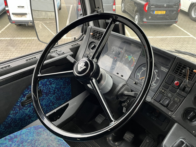 Scania R 143H V8 500 Streamline / V8 Sound / Retarder / Old Skool Classic - Tractor head: gambar 4 Scania R 143H V8 500 Streamline / V8 Sound / Retarder / Old Skool Classic - Tractor head: gambar 4