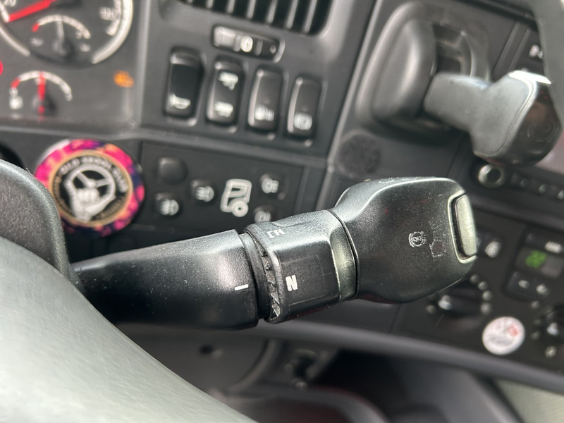 Scania R520 V8 / Showtruck / Buffl Special Interior / Vol Lucht / Retarder - Tractor head: gambar 5 Scania R520 V8 / Showtruck / Buffl Special Interior / Vol Lucht / Retarder - Tractor head: gambar 5