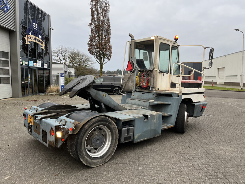 Terberg YT 182 / Cummins - Allison / 2007 / Terminal Tractor - Tractor head: gambar 2 Terberg YT 182 / Cummins - Allison / 2007 / Terminal Tractor - Tractor head: gambar 2