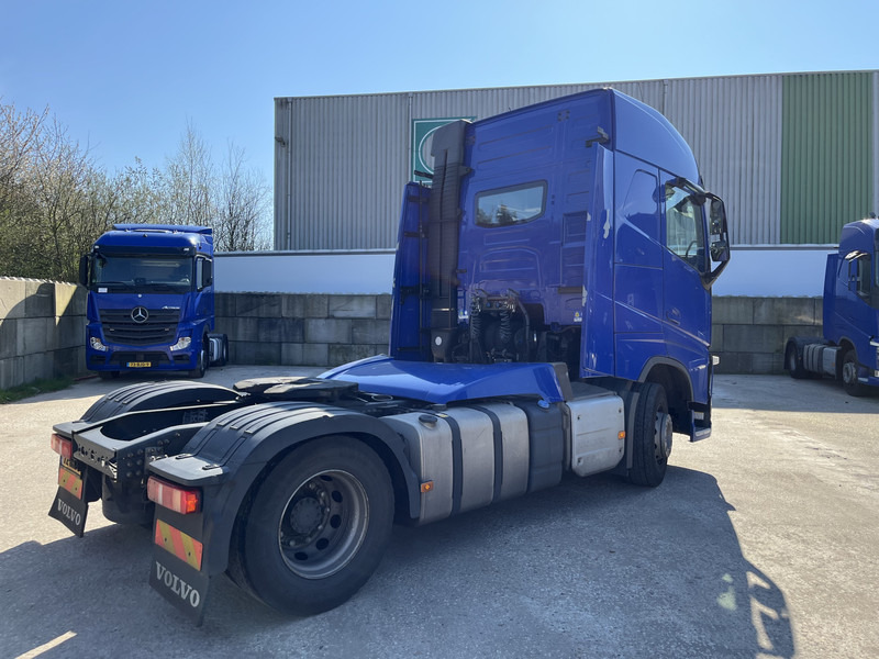Volvo FH 420 Globetrotter / 794 dkm / 2 Tanks / VEB+ / APK TUV 07-25 - Tractor head: gambar 2 Volvo FH 420 Globetrotter / 794 dkm / 2 Tanks / VEB+ / APK TUV 07-25 - Tractor head: gambar 2