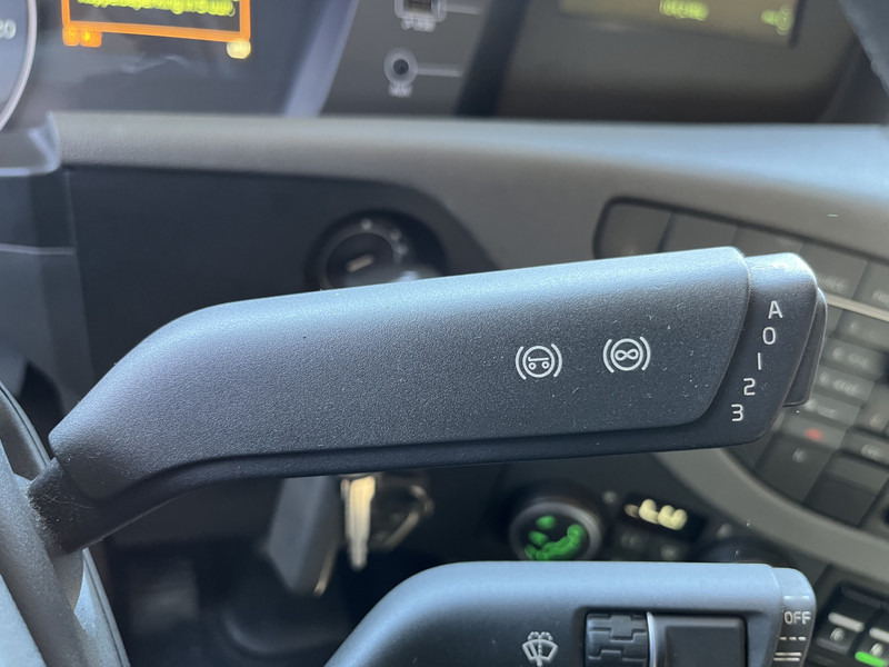 Volvo FH 420 Globetrotter / 794 dkm / 2 Tanks / VEB+ / APK TUV 07-25 - Tractor head: gambar 5 Volvo FH 420 Globetrotter / 794 dkm / 2 Tanks / VEB+ / APK TUV 07-25 - Tractor head: gambar 5