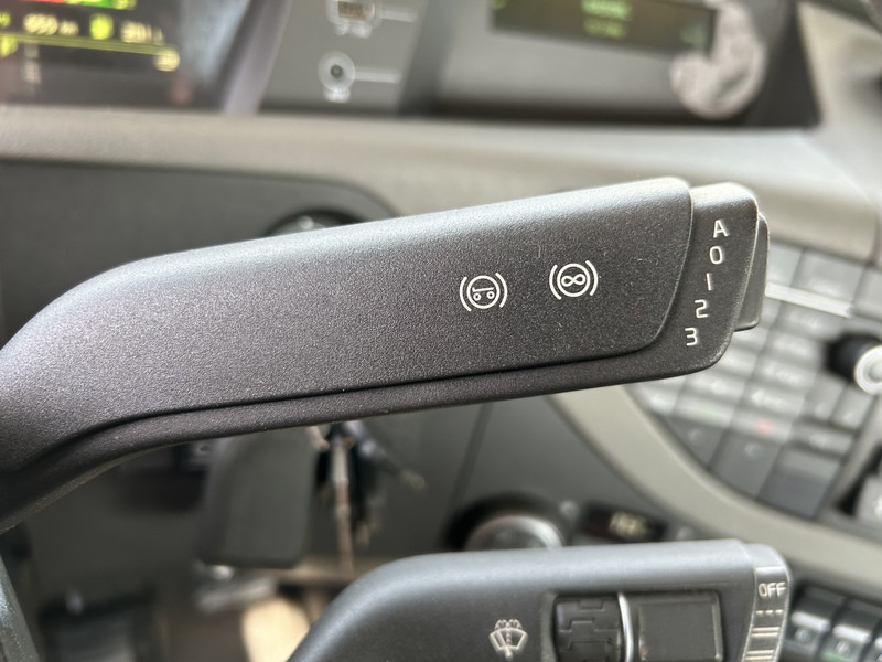 Volvo FH 420 Globetrotter / 921 dkm / 2 Tanks / VEB+ / NL Truck - Tractor head: gambar 5 Volvo FH 420 Globetrotter / 921 dkm / 2 Tanks / VEB+ / NL Truck - Tractor head: gambar 5