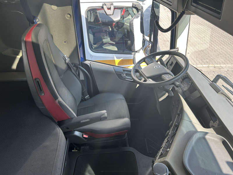 Volvo FH 420 Globetrotter / 921 dkm / 2 Tanks / VEB+ / NL Truck - Tractor head: gambar 3 Volvo FH 420 Globetrotter / 921 dkm / 2 Tanks / VEB+ / NL Truck - Tractor head: gambar 3