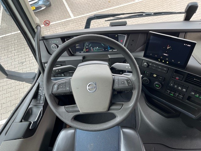 Volvo FH 460 Globetrotter XL / 2 Tanks / APK-TUV 04-26 - Tractor head: gambar 4 Volvo FH 460 Globetrotter XL / 2 Tanks / APK-TUV 04-26 - Tractor head: gambar 4