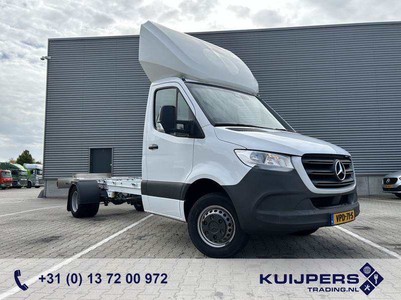 Mercedes-Benz Sprinter 515 1.9 CDI / Chassis Cabine / WB 433 cm / 324 dkm / APK TUV 03-26 - Van pengiriman: gambar 1 Mercedes-Benz Sprinter 515 1.9 CDI / Chassis Cabine / WB 433 cm / 324 dkm / APK TUV 03-26 - Van pengiriman: gambar 1