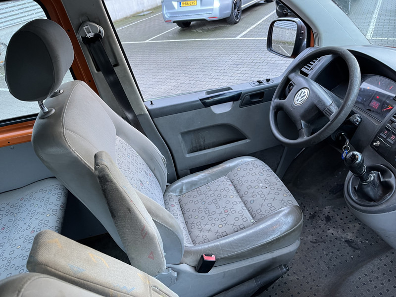 Volkswagen Transporter T5 2.5 TDI / L2 H1 / Double Cabin / Tow Bar - Van kecil, Van kombi: gambar 3 Volkswagen Transporter T5 2.5 TDI / L2 H1 / Double Cabin / Tow Bar - Van kecil, Van kombi: gambar 3