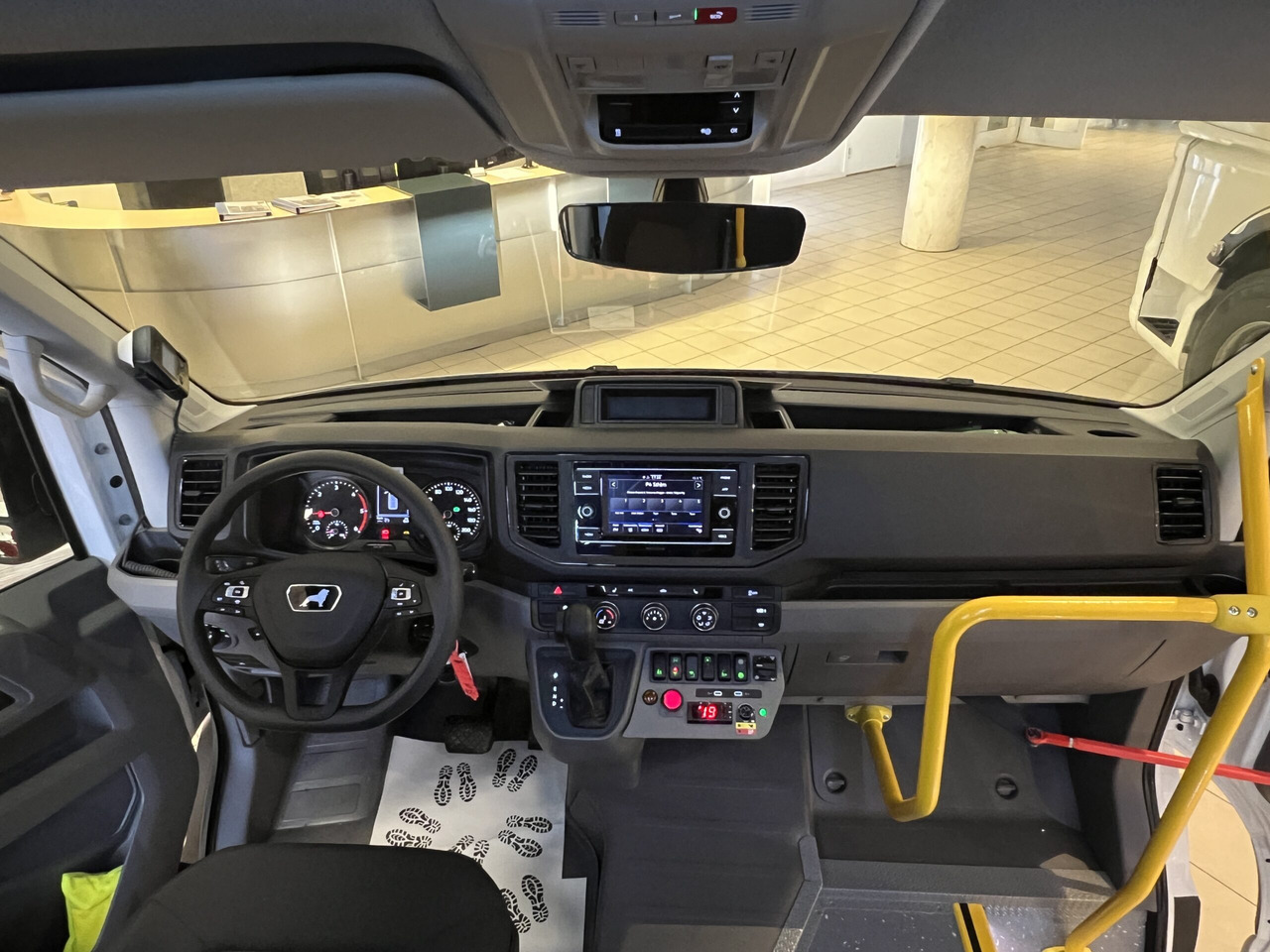 Bus mini, Van penumpang MAN TGE 6.160 Intercity: gambar 16