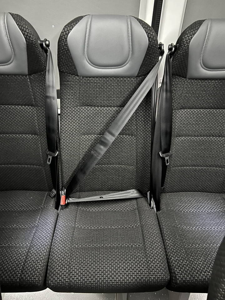 Bus mini, Van penumpang MAN TGE 6.160 Intercity: gambar 14