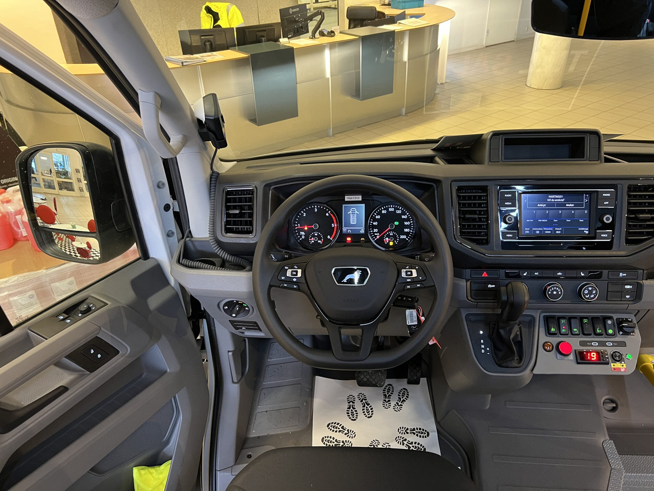 Bus mini, Van penumpang MAN TGE 6.160 Intercity: gambar 17