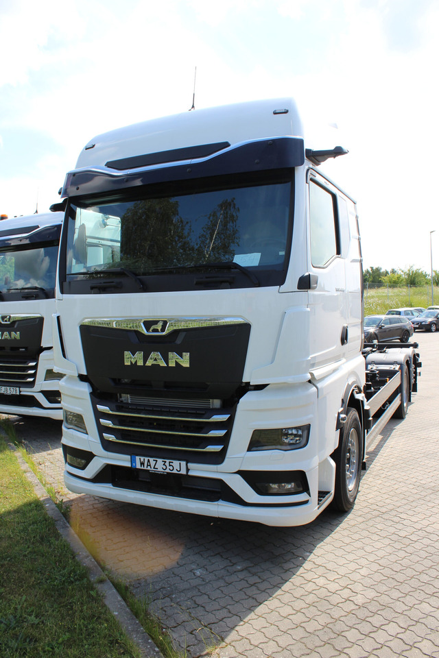 Växelflak MAN TGX 26.520 6X2-4 LL - Pengangkut kontainer/ Container truck: gambar 1 Växelflak MAN TGX 26.520 6X2-4 LL - Pengangkut kontainer/ Container truck: gambar 1