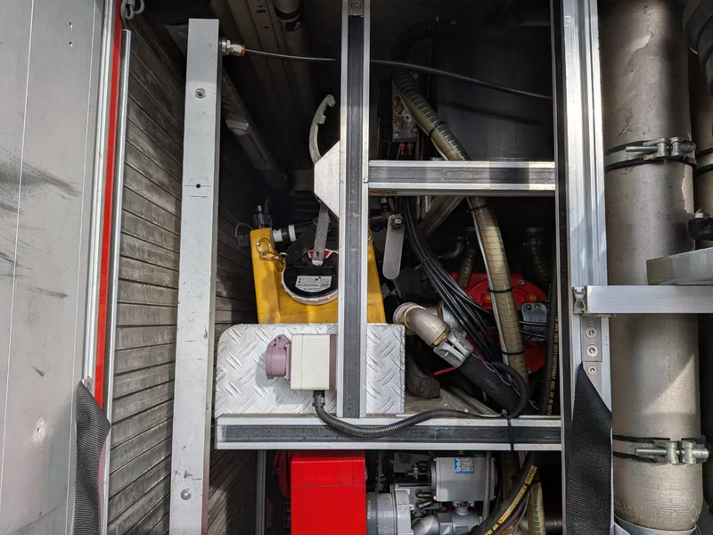 Mercedes-Benz - Truk pemadam kebakaran: gambar 4 Mercedes-Benz - Truk pemadam kebakaran: gambar 4