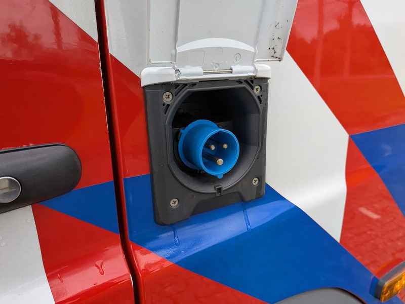 Mercedes-Benz NG 1626 V8 - Truk pemadam kebakaran: gambar 5 Mercedes-Benz NG 1626 V8 - Truk pemadam kebakaran: gambar 5