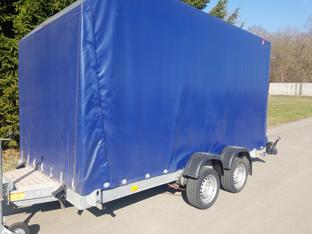 VEZEKO 400 x 187 3,5 t Absenkanhänger Huski 40.35 - Trailer dengan terpal samping: gambar 1 VEZEKO 400 x 187 3,5 t Absenkanhänger Huski 40.35 - Trailer dengan terpal samping: gambar 1