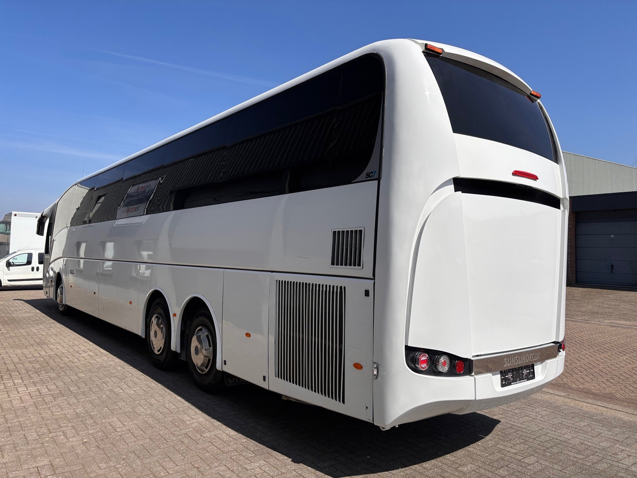 Volvo B11R SUNSUNDEGUI SC7, Euro 6. - Bus pariwisata: gambar 4 Volvo B11R SUNSUNDEGUI SC7, Euro 6. - Bus pariwisata: gambar 4