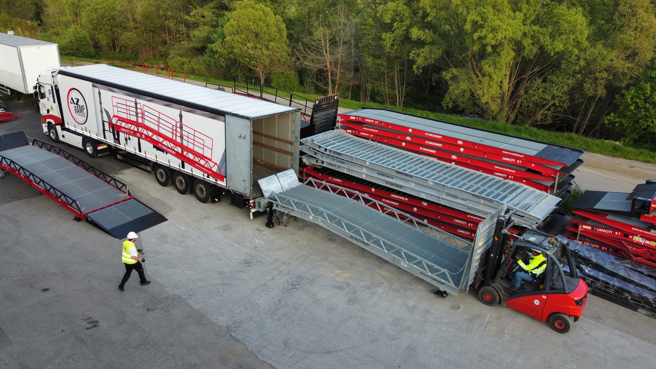 Loading Ramp with with hydraulic tilting bridge - AZ RAMP - STAR- 12T FULL GALVA - Memuat ramp: gambar 2 Loading Ramp with with hydraulic tilting bridge - AZ RAMP - STAR- 12T FULL GALVA - Memuat ramp: gambar 2
