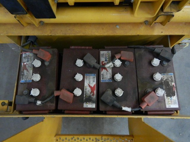 Used Electric scissor Lift Haulotte Compact 10 - Scissor lifts: gambar 4 Used Electric scissor Lift Haulotte Compact 10 - Scissor lifts: gambar 4