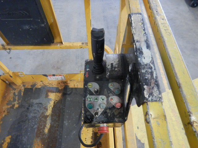 Used Electric scissor Lift Haulotte Compact 10 - Scissor lifts: gambar 5 Used Electric scissor Lift Haulotte Compact 10 - Scissor lifts: gambar 5