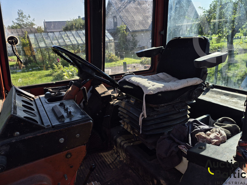 Belarus MTZ 82 - Traktor: gambar 5 Belarus MTZ 82 - Traktor: gambar 5
