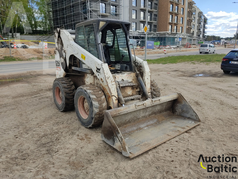 Bobcat S 250 - Skid steer: gambar 1 Bobcat S 250 - Skid steer: gambar 1