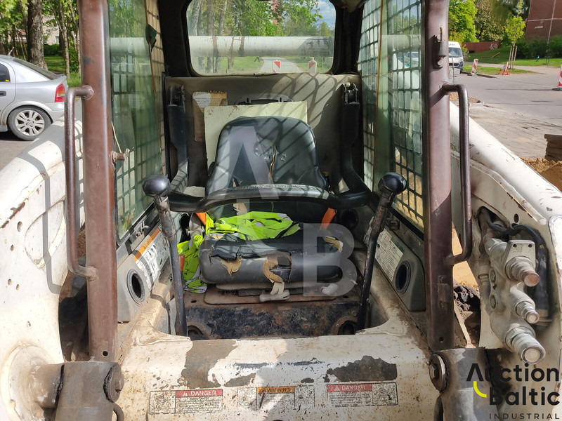 Bobcat S 250 - Skid steer: gambar 5 Bobcat S 250 - Skid steer: gambar 5