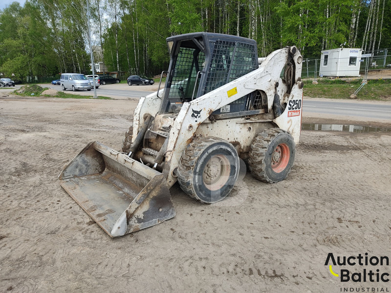 Bobcat S 250 - Skid steer: gambar 2 Bobcat S 250 - Skid steer: gambar 2