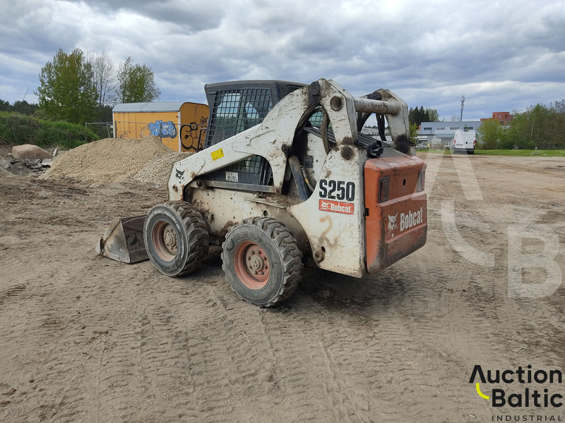 Bobcat S 250 - Skid steer: gambar 5 Bobcat S 250 - Skid steer: gambar 5