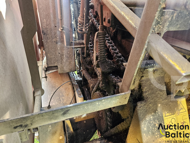 Baler bulat Case IH RB545Silage: gambar 13 Baler bulat Case IH RB545Silage: gambar 13