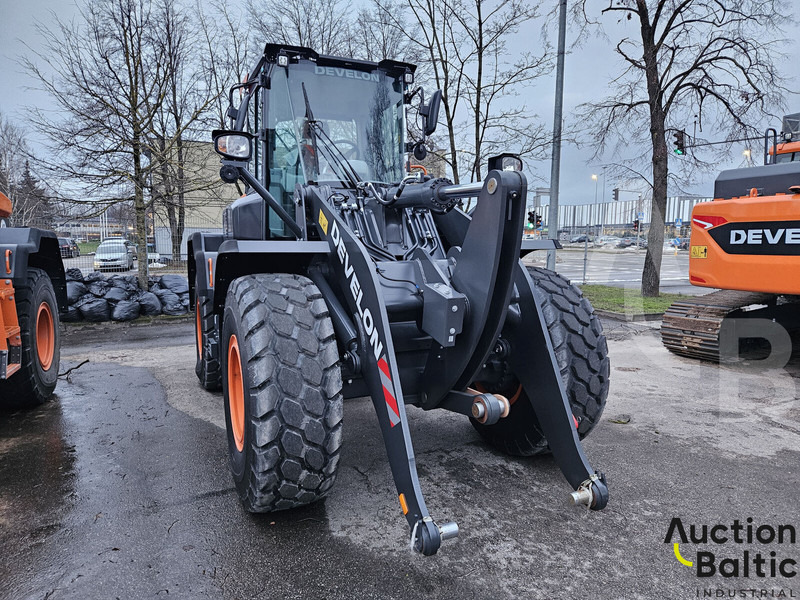 Develon DL250 - Wheel loader: gambar 3 Develon DL250 - Wheel loader: gambar 3