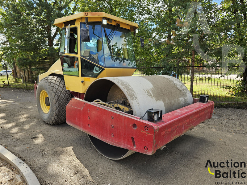 Dynapac CA 302 D - Roller: gambar 1 Dynapac CA 302 D - Roller: gambar 1