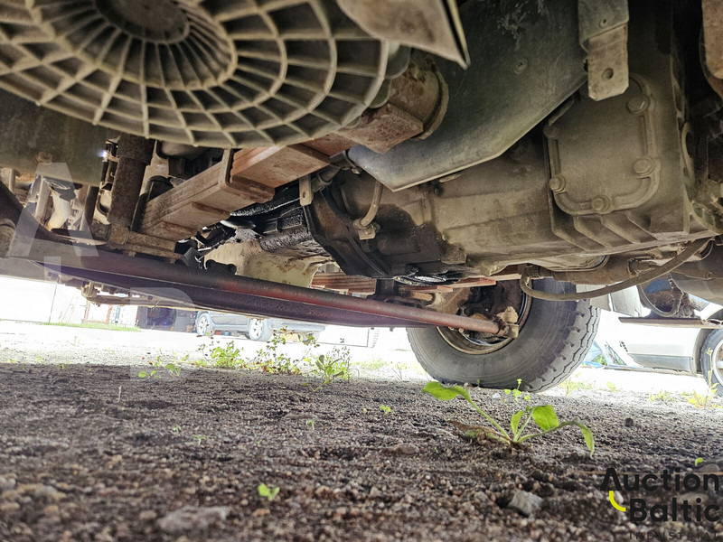 Platform udara yang dipasang di truk Iveco 100E 18: gambar 16