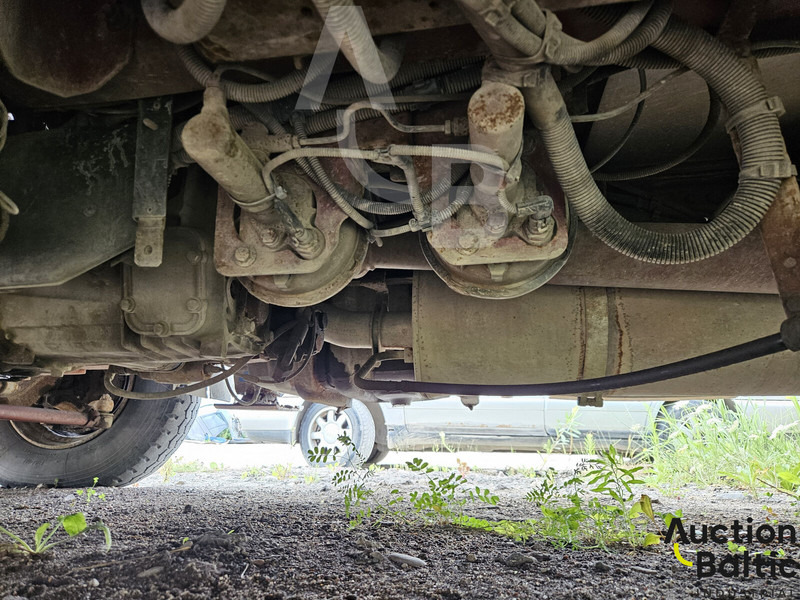 Platform udara yang dipasang di truk Iveco 100E 18: gambar 17