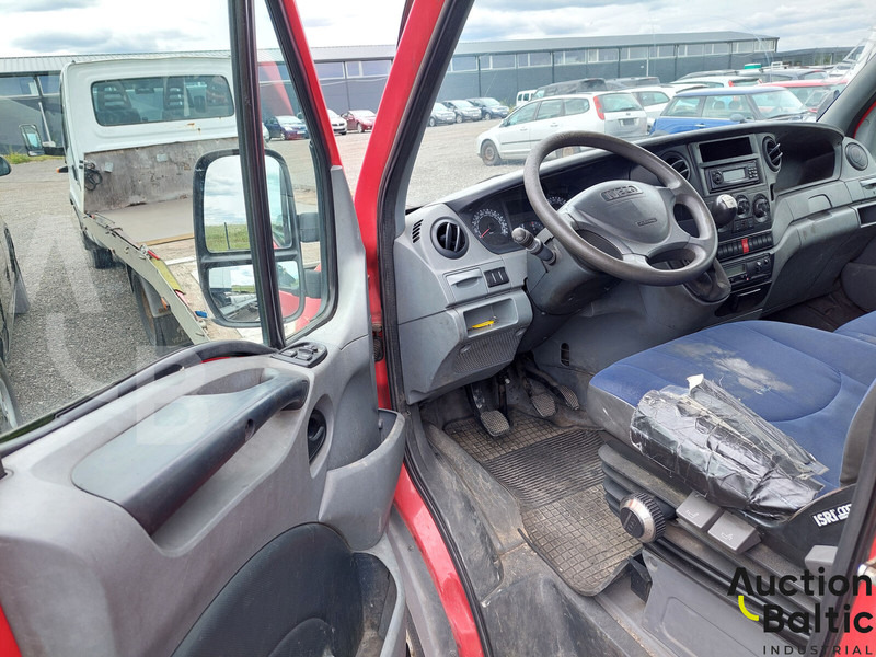 Iveco 50C18 - Truk flatbed: gambar 5 Iveco 50C18 - Truk flatbed: gambar 5
